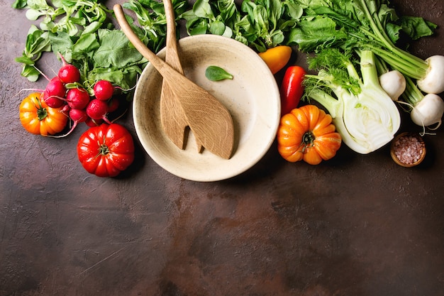 Ingrediente proaspete pe masă